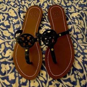 Beautiful Navy Tory Burch Sandal